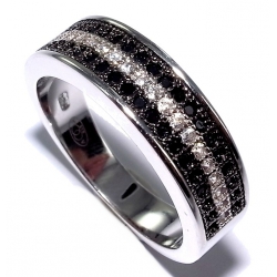 Bague argent rhodié 4,2g T 50 à 60 zircons noirs et blancs