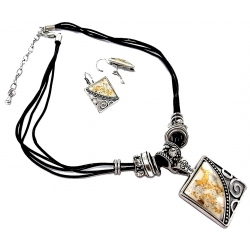 Parure fantaisie  résine et strass, collier cuir 42+8cm +BO