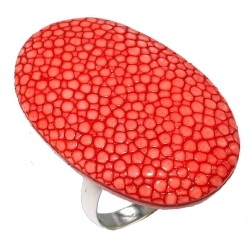 Bague argent 2,5g  réglable galuchat rouge sur nacre