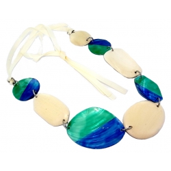 Collier cordon nacre teintée bleu/vert et bois 60cm