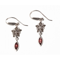 Boucles d'oreille 3,2g marcassite et grenat véritable